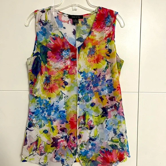 Adele & May - Women Blouse - Picture 2 of 5